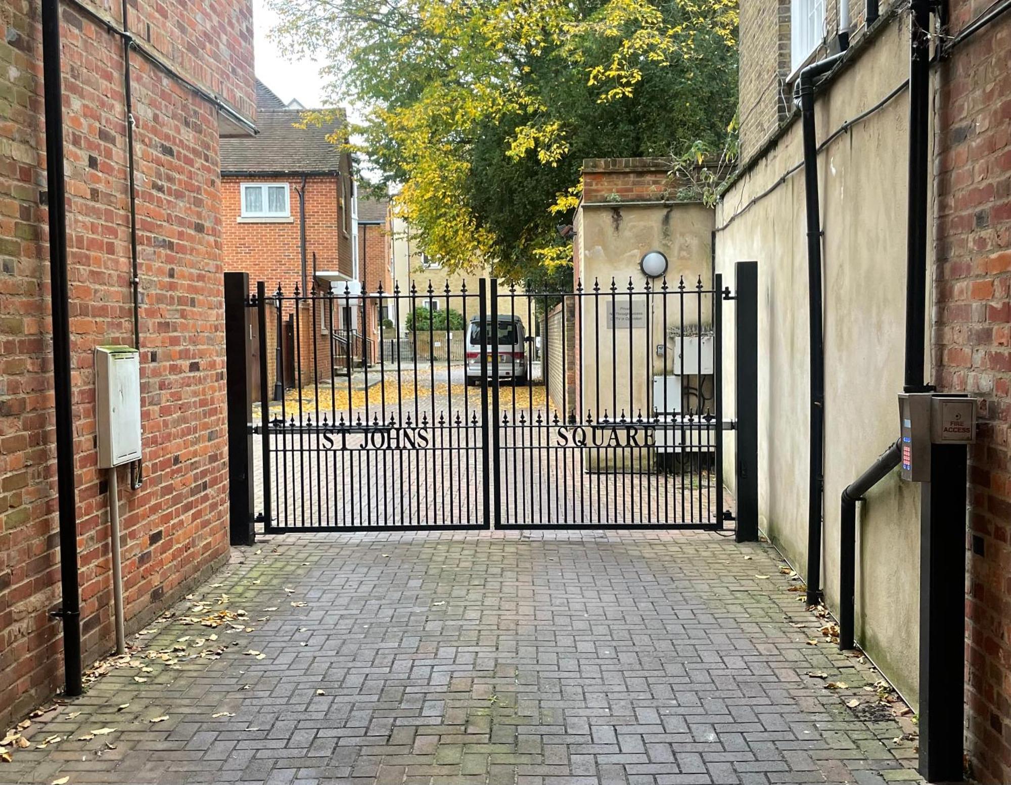 Top Floor En-Suite Double Bedrooms With Great View Of Windsor Castle & Free Parking Exterior foto